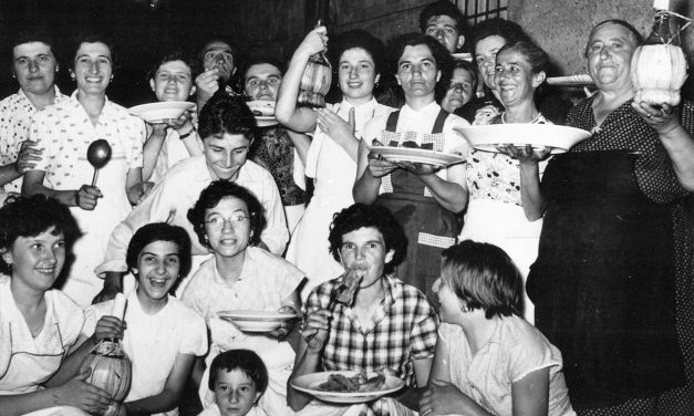 AGGIUNGI UN POSTO A TAVOLA. Riscopriamo l’effetto comunità.